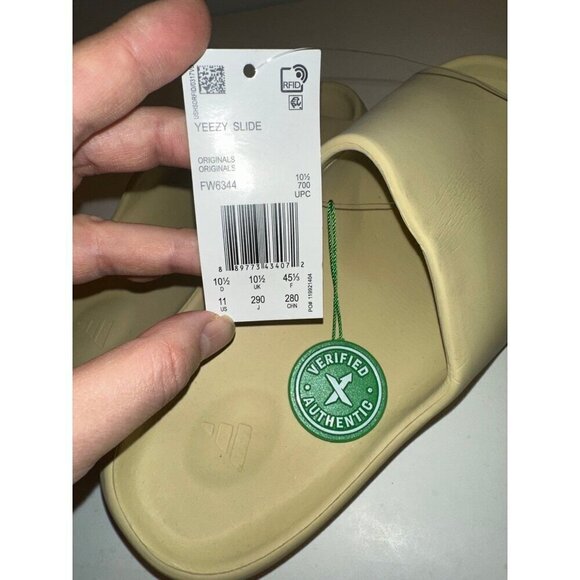 YEEZY \